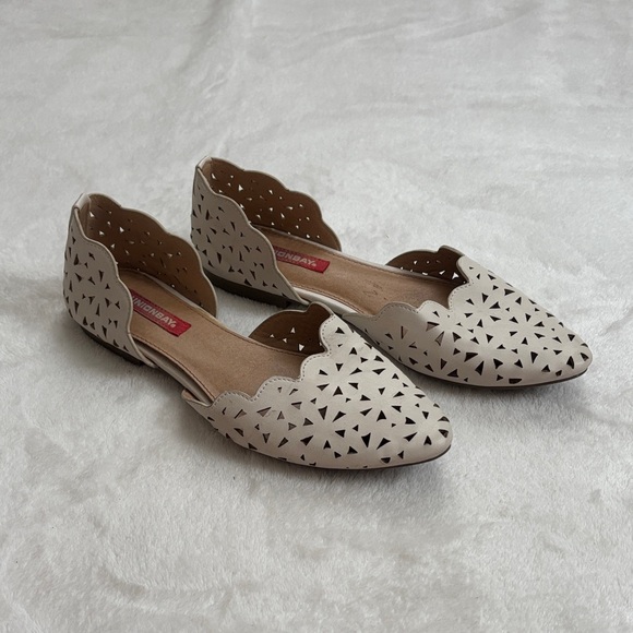 UNIONBAY Shoes - White Flats with Cutout Design